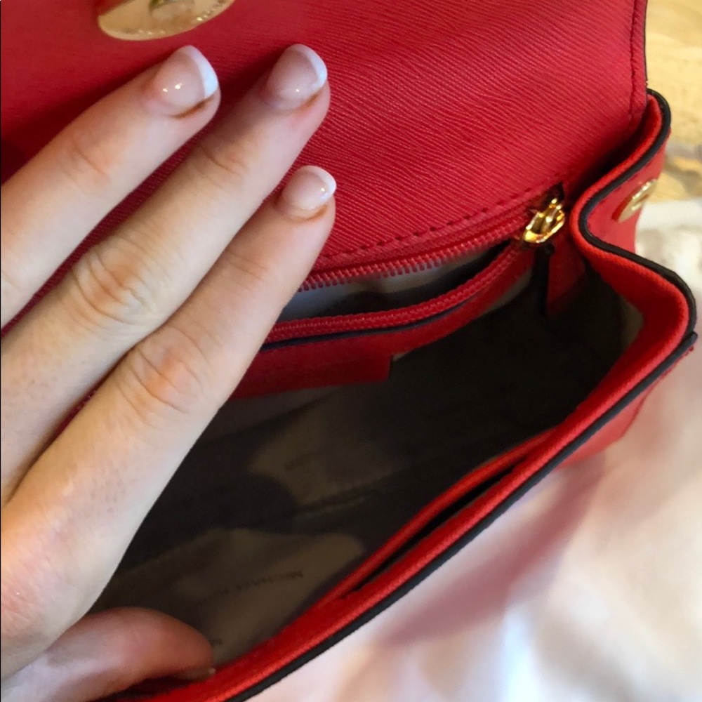 Michael kors cross body - Picture 3 of 4